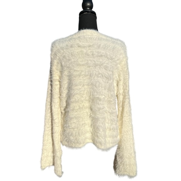 NWOT Women’s soft crème colored V Neck sweater by Boston Proper size XL - Picture 3 of 5